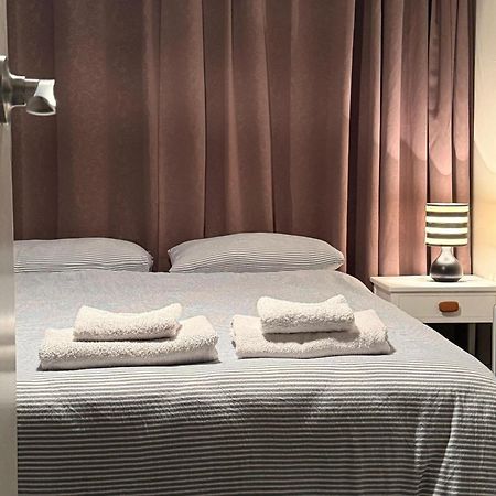 Cozy Taranaki Homestay สแตรทฟอร์ด ภายนอก รูปภาพ