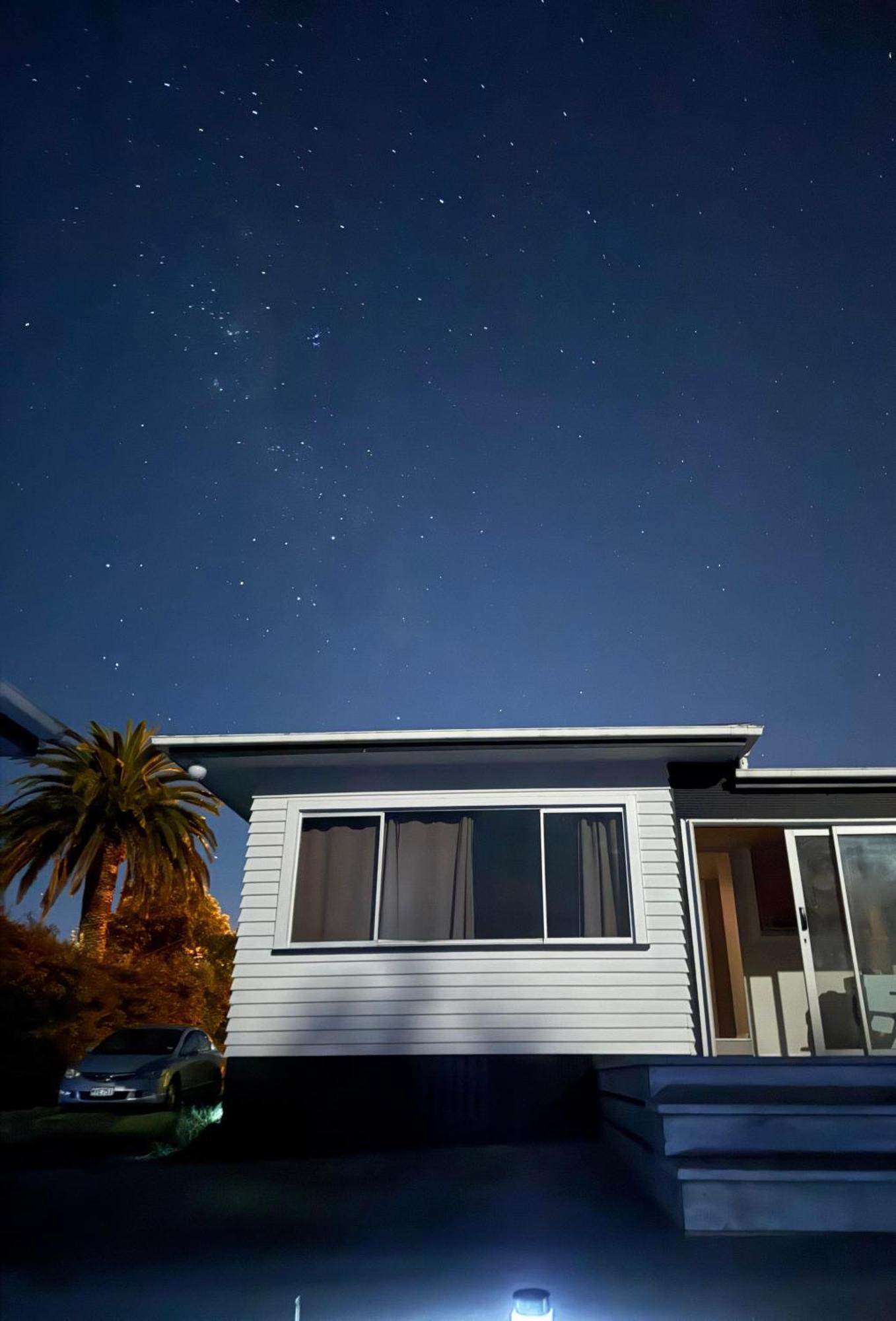 Cozy Taranaki Homestay สแตรทฟอร์ด ภายนอก รูปภาพ
