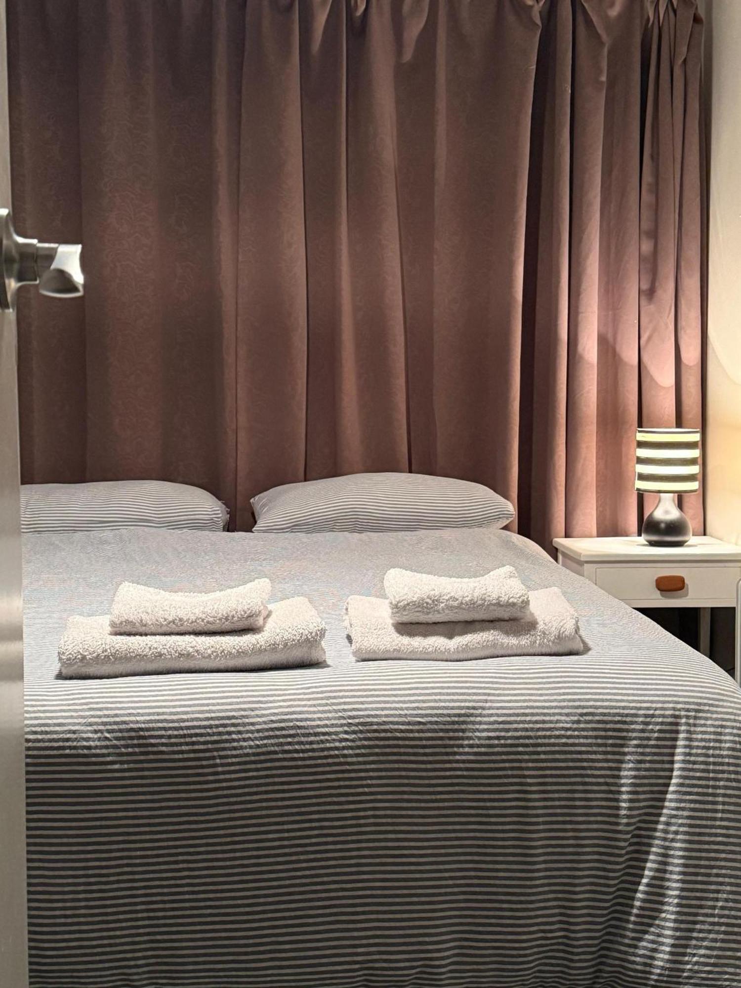 Cozy Taranaki Homestay สแตรทฟอร์ด ภายนอก รูปภาพ